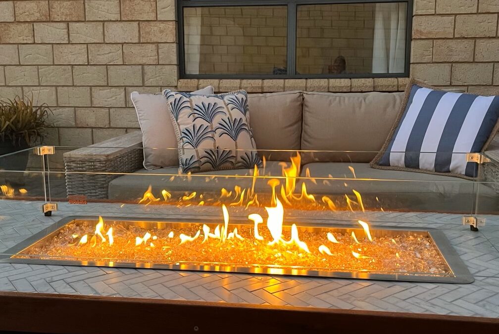 15 Stunning Fire Glass Ideas for Outdoor Fire Pit Design