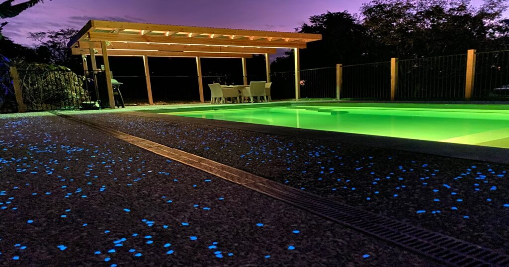 Pool Surround with Glow in the Dark Stones from Schneppa Glass