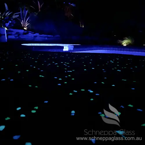 Polyglow-Glow-Stones-on-Pool-Surround